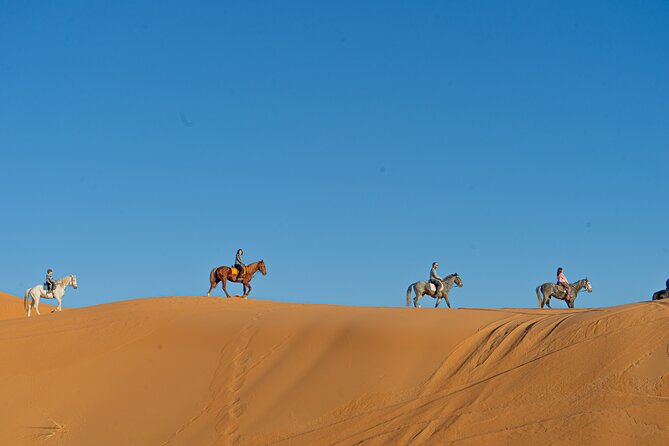 2 days Sahara tour with overnight in luxury desert camp - The 7 a.m. departure and the road through Ifran