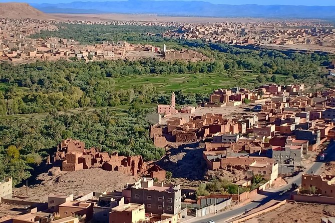 3-Day Luxury/Budget Desert Tour to Marrakech via Merouga from Fez - Vehicle comfort and the role of your driver