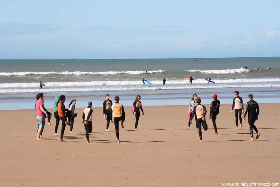 Agadir: Taghazout Beach Surf Lesson with Lunch and Transfer - Who should book this Taghazout lesson?