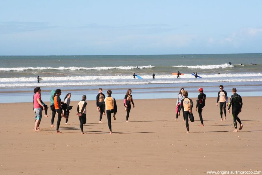 Agadir: Taghazout Beach Surf Lesson with Lunch and Transfer - The social side of the surf school