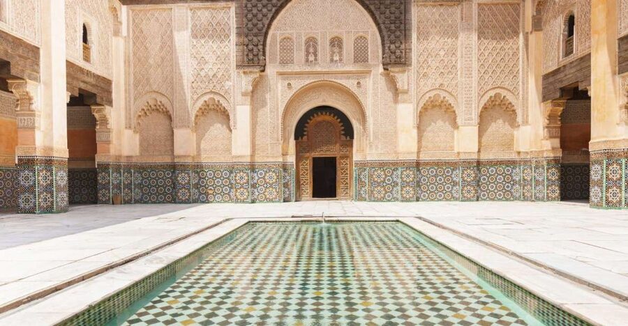 Agadir/Taghazout: Marrakech Trip with Licensed Tour Guide - Meeting the Marrakech guide near Koutoubia
