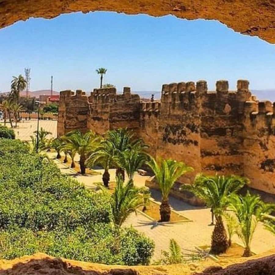 Agadir: Taroudant Oasis and Tiout Day Trip with Lunch Option - Walking Taroudant’s souk and fortified walls