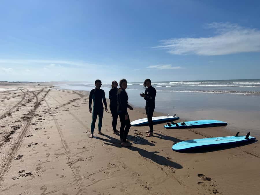 Beginners friendly surf in nice spots - Booking details worth knowing