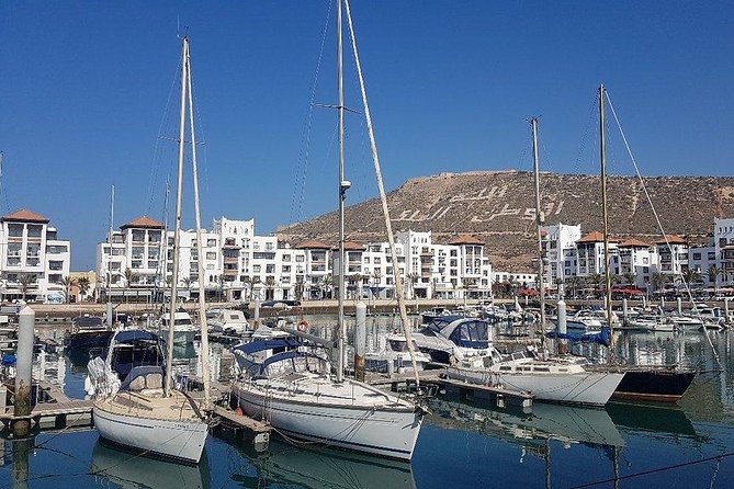 boat trip from 9 am to 3 pm fishing & swimming & barbecue & dessert - Barbecue lunch on board