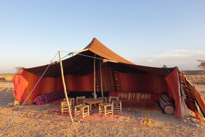 Camel ride Marrakech - Mounting up for the one-hour ride