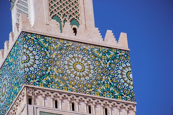 Casablanca Airport Layover Tour with Return to Airport or Hotel Dropoff - What the vehicle and guide service are really like