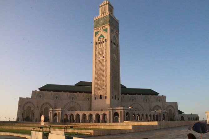 Casablanca and Morocco Shared Walking Tour with Licensed Guide - Why this walking tour works in Casablanca