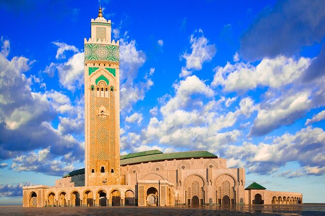 Casablanca City Tour: Hassan II Mosque, Medina & Hidden Gems - A short walk along the Corniche