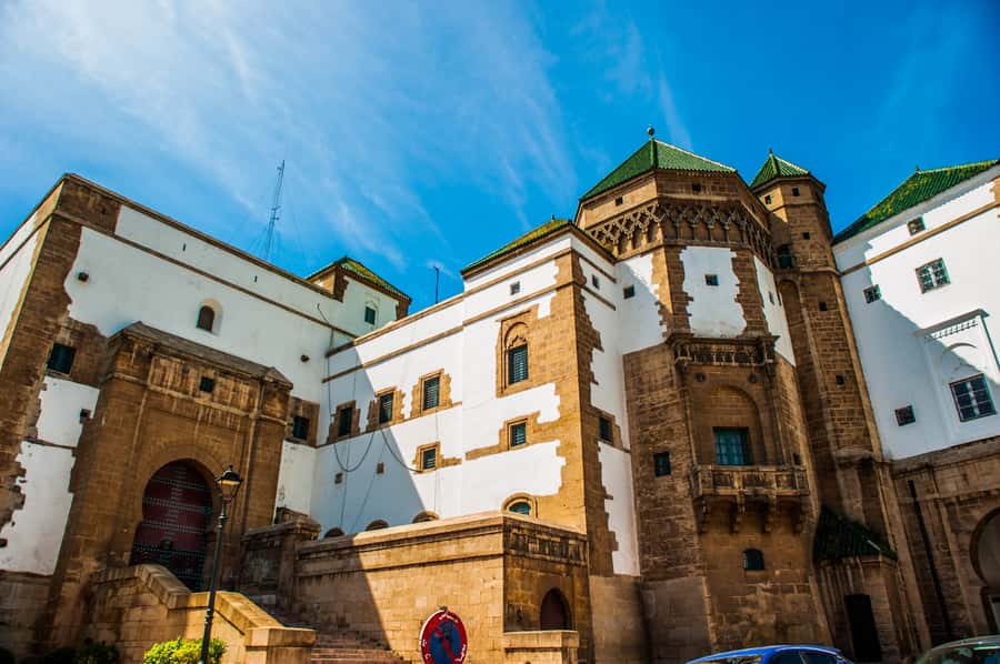 Casablanca Cultural Tour: Medina, Views & Local Delights - Mohammed V Square and the French-Moroccan mix