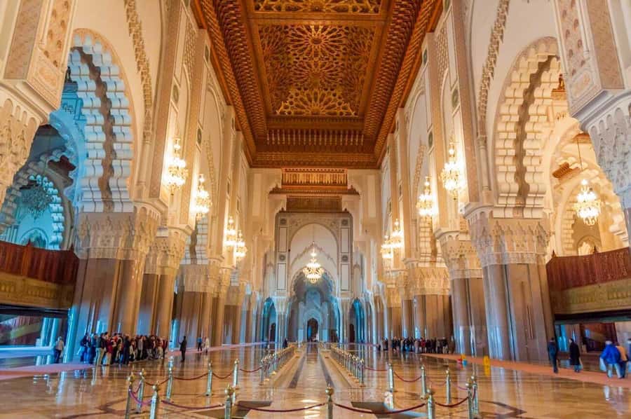 Casablanca: Hassan II Mosque Premium Tour with Entry Ticket - Starting at the meeting point near the mosque