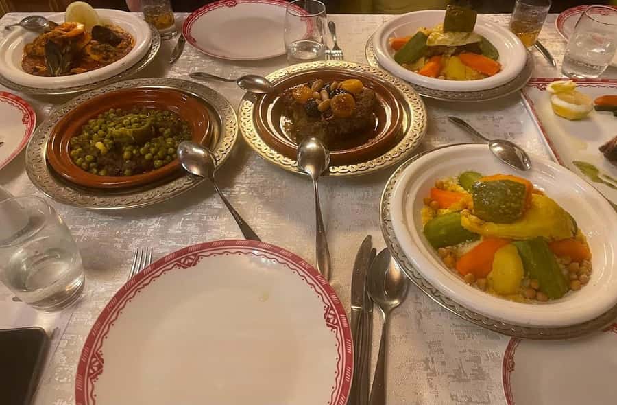 Casablanca: Layover Sightseeing Tour with Airport Transfer - Turning a layover into a Casablanca introduction
