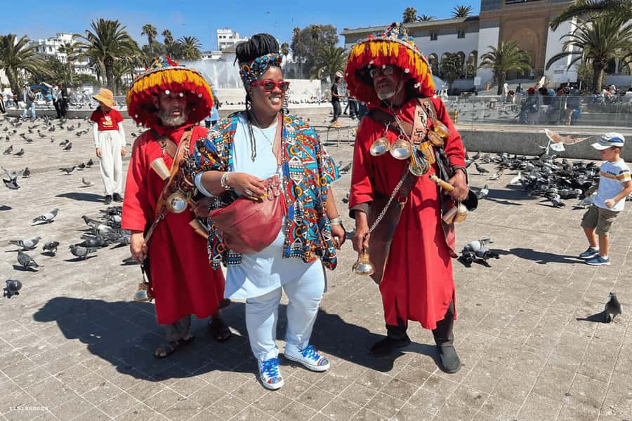 Casablanca: Layover Sightseeing Tour with Airport Transfer - Old City, Rick’s Café, and short photo stops