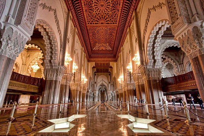 Casablanca Layover Tour with Round-Trip Airport Transfer - Exploring the Old Medina and Its Souvenir Shops