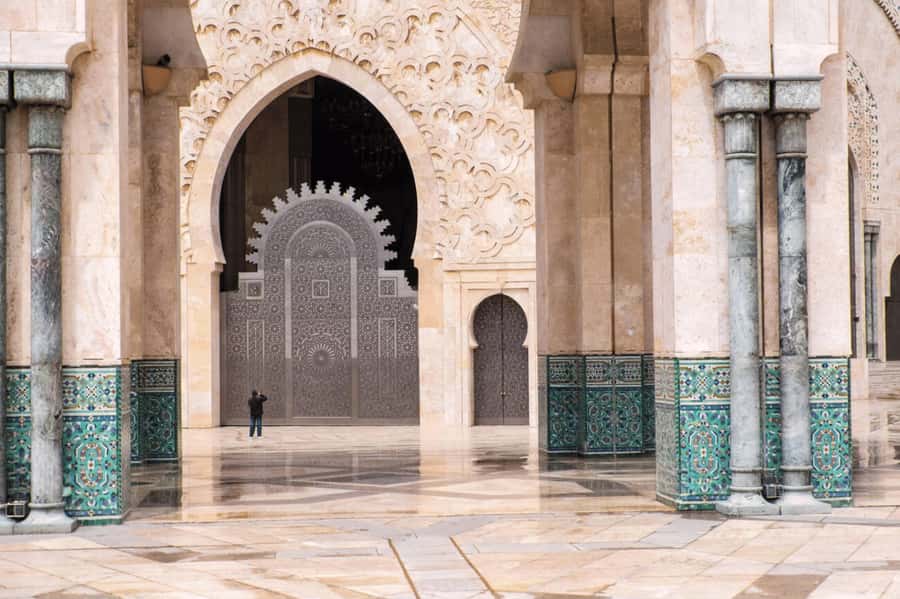 Casablanca: Private Guided Tour with Hassan II Mosque Ticket - Markets, crafts, and local food