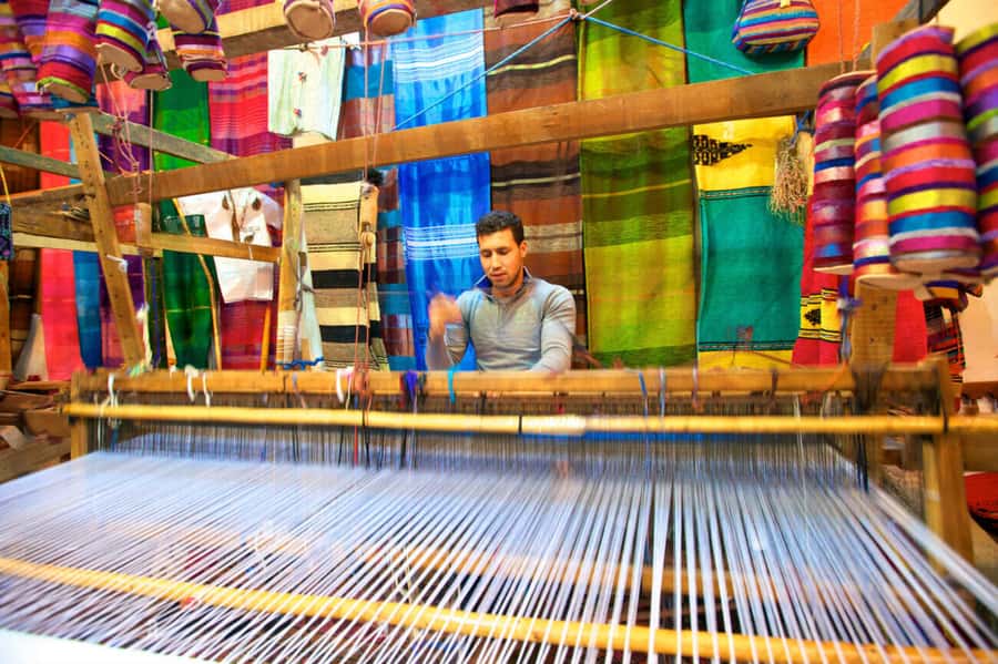 Casablanca to Fez: Scenic & Historical Day Trip with Lunch - Walking Into the Medieval Medina