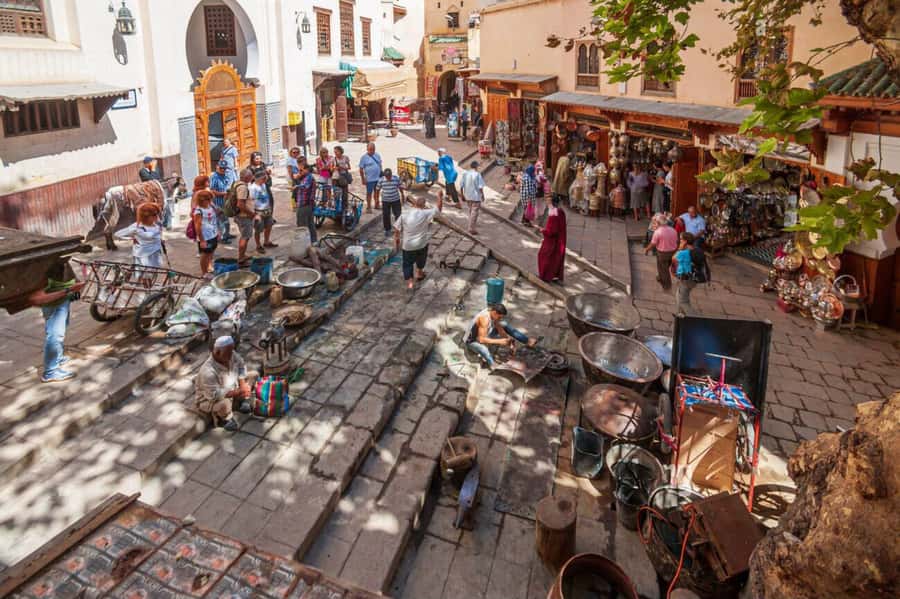 Casablanca to Fez: Scenic & Historical Day Trip with Lunch - Kairaouine University and the Historic Schools