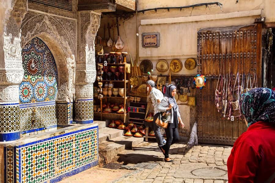 Casablanca to Fez: Scenic & Historical Day Trip with Lunch - First Views of Fez and the Royal Palace