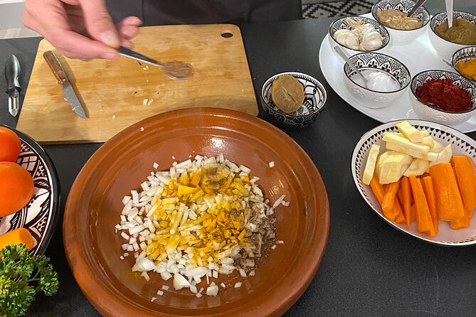 Cooking class with Yassine and family - Eating with the family at the end