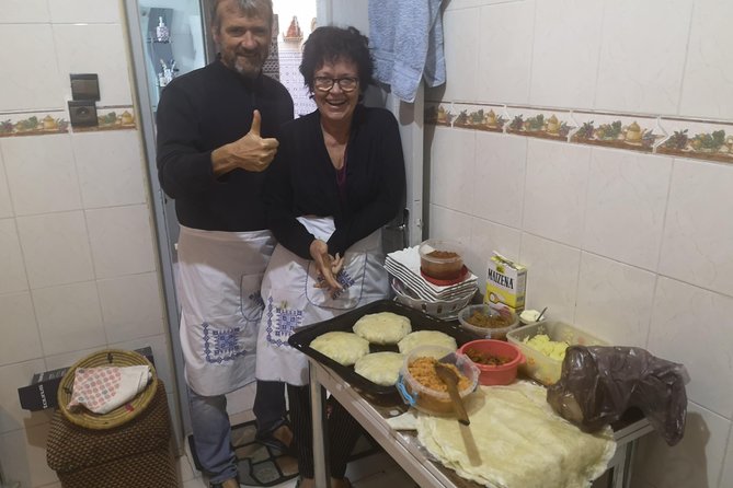 Cours de cuisines chez l'habitant - Hands-on cooking with Abdul and Fatima