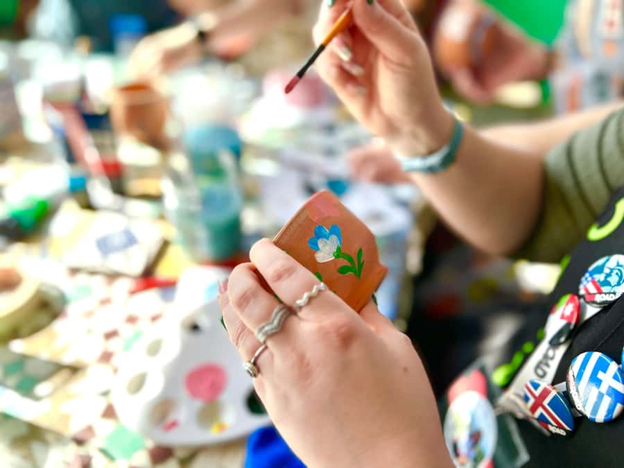 Creative Painting on Fes Pottery - Choosing Your Fès-Made Piece