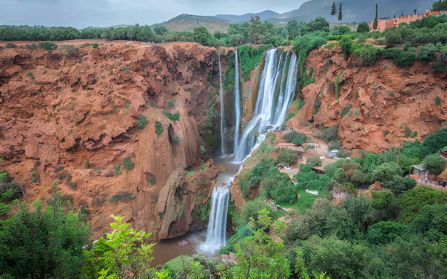 Day Trip To Ouzoud Waterfalls (Guide Hik & Boat option) - Walking with a guide who keeps the group together