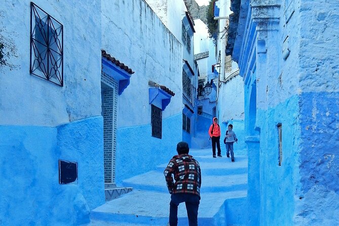 Day Trip Transport from Fes to Chefchaouen (The Blue City) - The shared vehicle and group size
