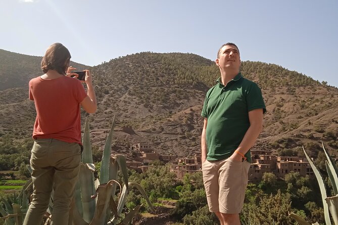 De Marrakech: Visite des montagnes de l'Atlas avec un guide - Tea in Imlil and the return to Marrakech