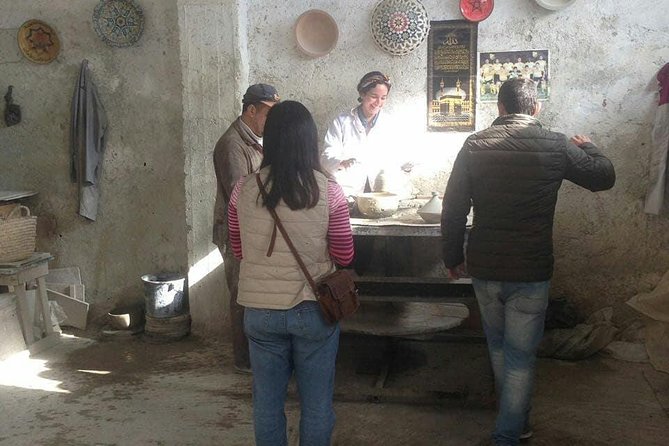 Discover Fez and its hidden secrets - Tasting Moroccan snacks along the way