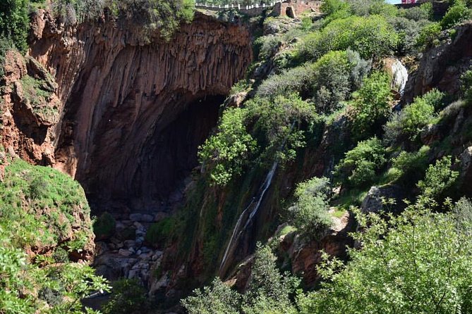 Emin Evry's Cave and Ouzoud waterfalls - The dinosaur footprint stop that needs confirmation