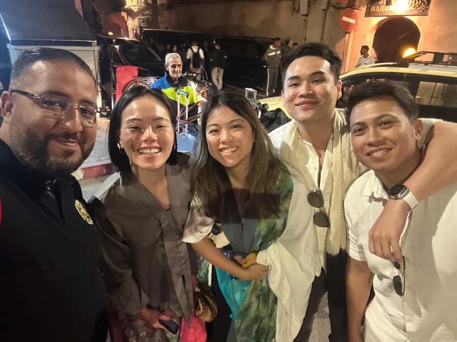 Exclusive Fez Medina Walking Tour with a local Guide - Why a private guide helps inside Fez Medina