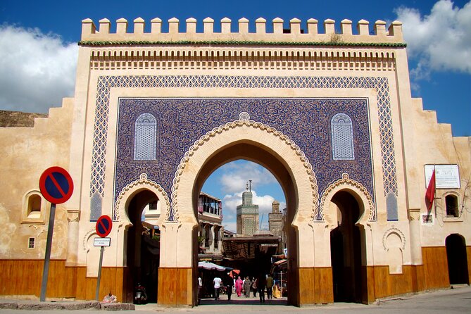 Exclusive Fez Medina Walking Tour with Private Guide - The medina walk: one hour of Fez at street level