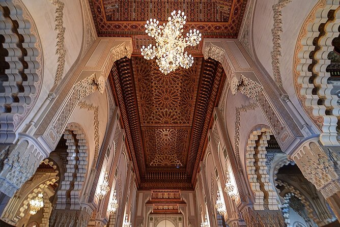 Exclusive tour of Casablanca with access to the Hassan II Mosque - Rick’s Café: A Short Stop With a Clear Limitation