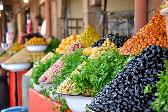 Explore Agadir Souk El Had With a Licensed Tour Guide - Shopping help is the tour’s strongest feature