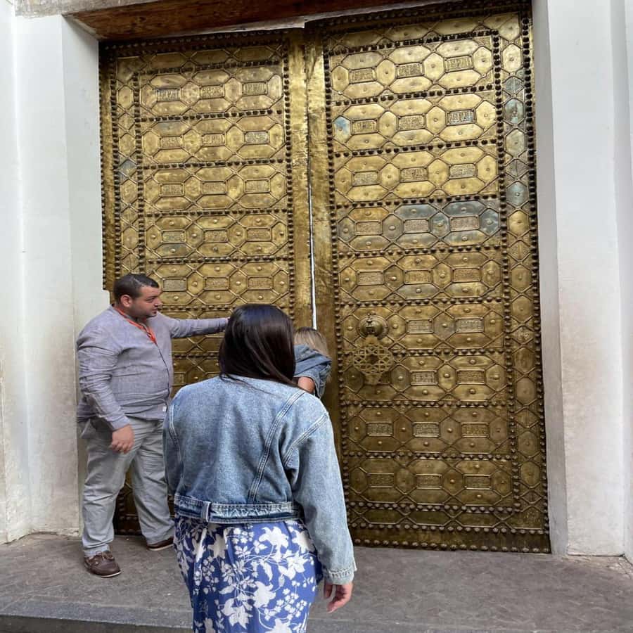 Fes: Museum, Al Attarine Madrasa & Tannery and Medina Tour - Al-Qarawiyyin and Fes’ spiritual importance