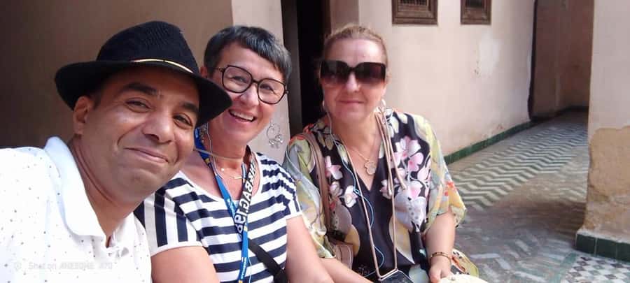Fes: Royal Palace, Madrasa, Tannery & Souks and Medina Tour - Why a guide helps in Fes