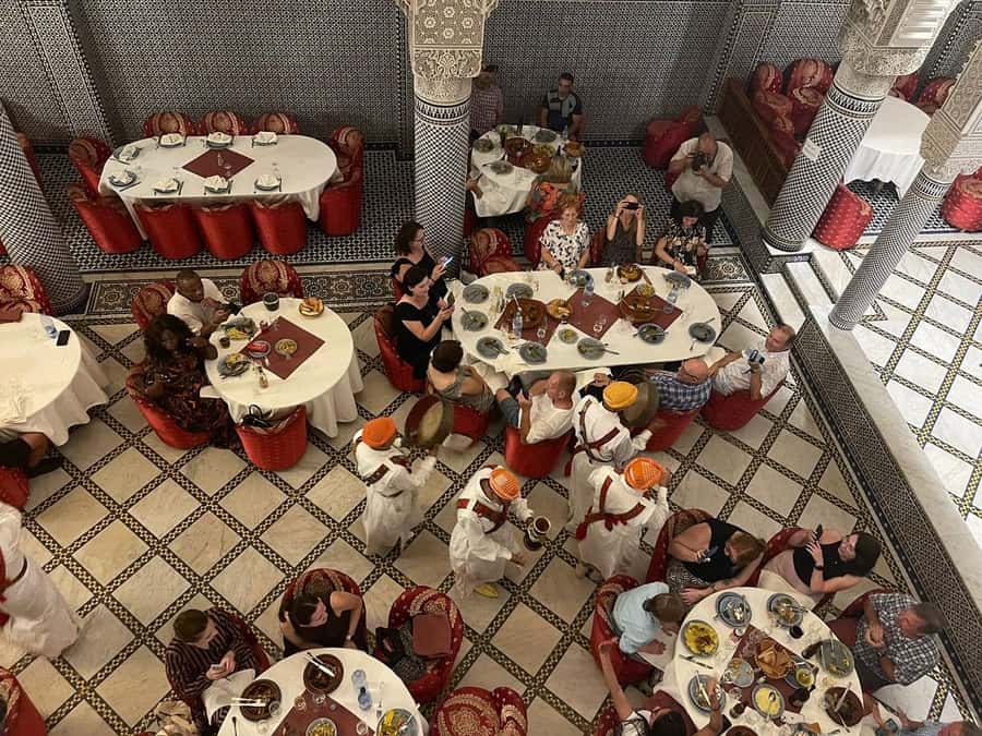 Fes : Unforgettable Dinner Show Experience with hotel pickup - Hospitality can make a good evening memorable