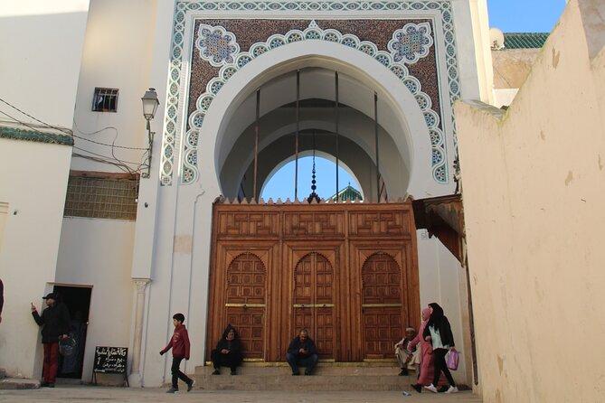 Fes wonders - The Royal Palace stop is brief and mainly external