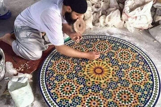 Fez Guided Tour of Artisans and Handicrafts Full-Day Private Tour - Bab Boujloud closes the day