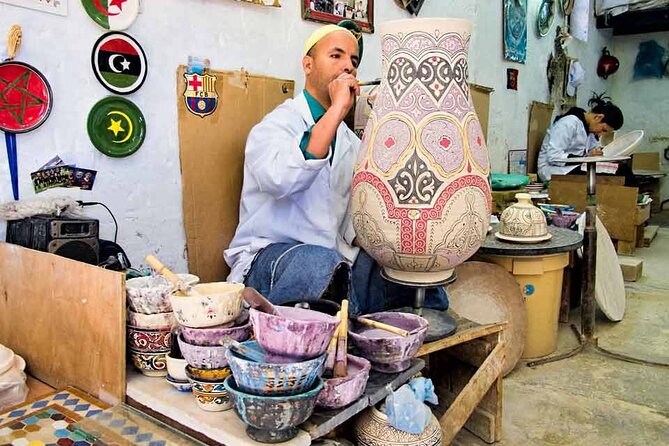Fez Guided Tour of Artisans and Handicrafts Full-Day Private Tour - Al Quaraouiyine University and the city’s long story