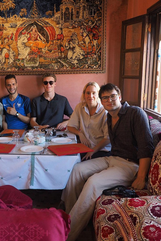 Fez: Guided Walking Tour of the Historic Medina - Free time in the souks and the walk back to Bab Guisa