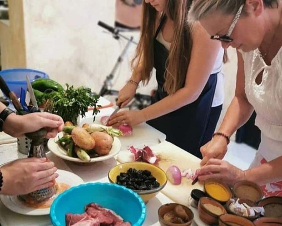 Flavors of Fez: Market visit, and a hands-on cooking class. - Choosing a Moroccan dish with your hosts