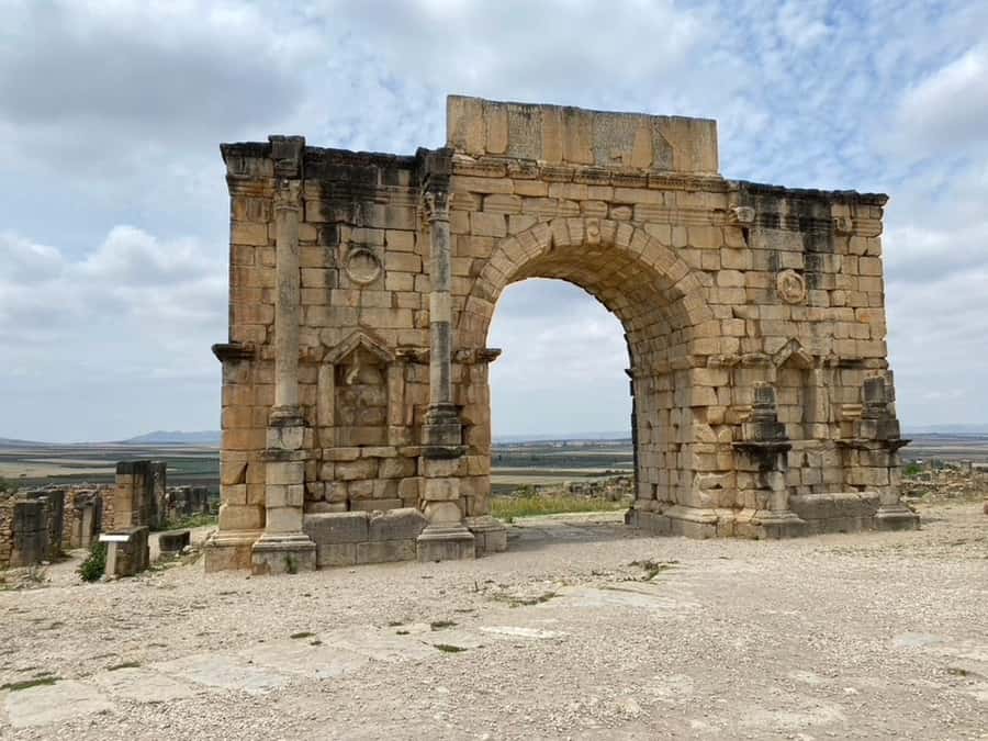 From Fes: Volubilis, Moulay Idriss, & Meknes Full-Day Trip - Meknes: imperial gates and a self-guided afternoon