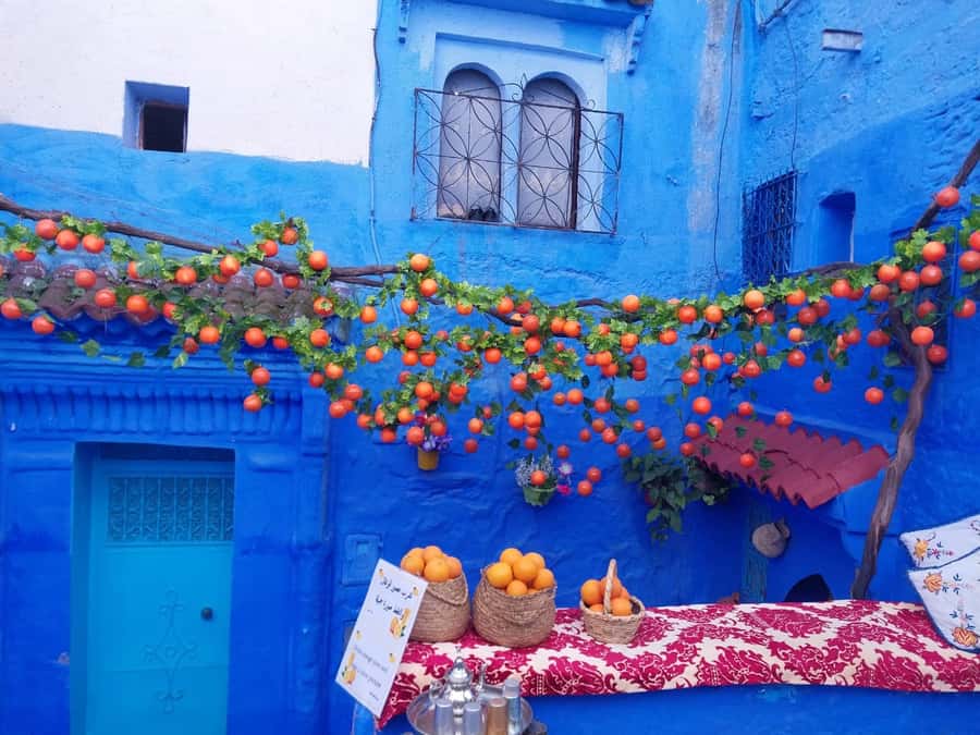 From Fez: Day Tour to the Blue Town of Chefchaouen - Plaza Uta el-Hammam and lunch