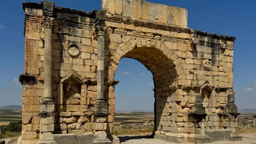 From Fez: Meknes, Volubilis and Moulay Idriss Day Trip - Leaving Fez and stopping at Sidi Chahed Dam