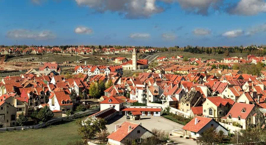 From Fez: Middle Atlas Day Trip with Ifrane National Park - Leaving Fez for Immouzar’s mountain air