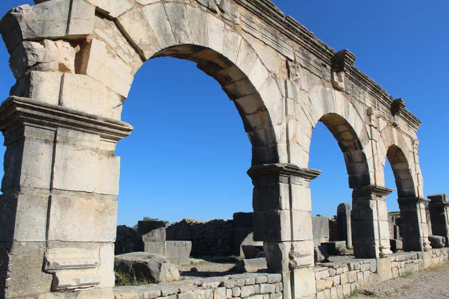 From Fez: Volubilis Moulay Idriss and Meknes Day Trip - Why this three-stop route works from Fez