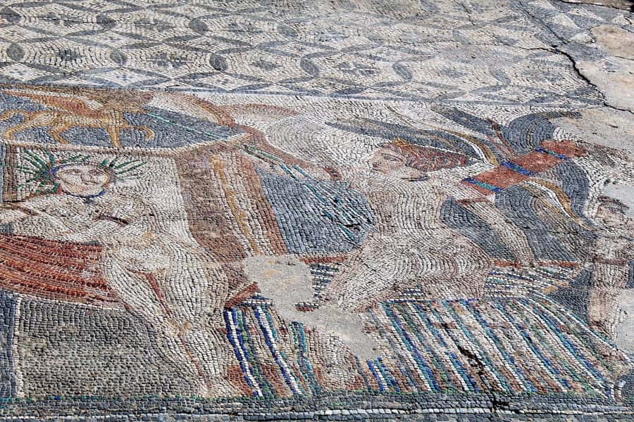From Fez: Volubilis Moulay Idriss and Meknes Day Trip - What $17 really gets you