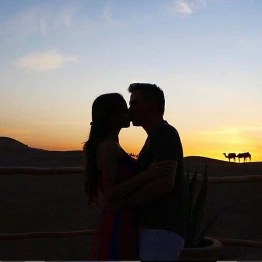 From Marrakech: Agafay Desert Sunset Dinner with Live Show - Guides can make or break the evening