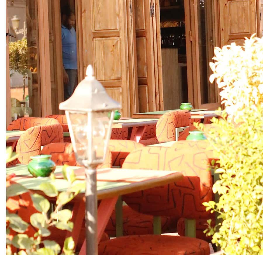 From Marrakech: Rooftop Dinner & Romantic Medina Views - How the service shapes the evening