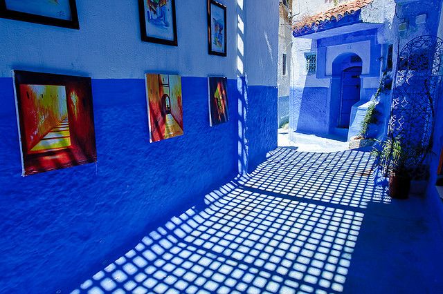 From Tangier: Chefchaouen Guided Full-Day Trip - Craft stalls, shopping, and staying in control